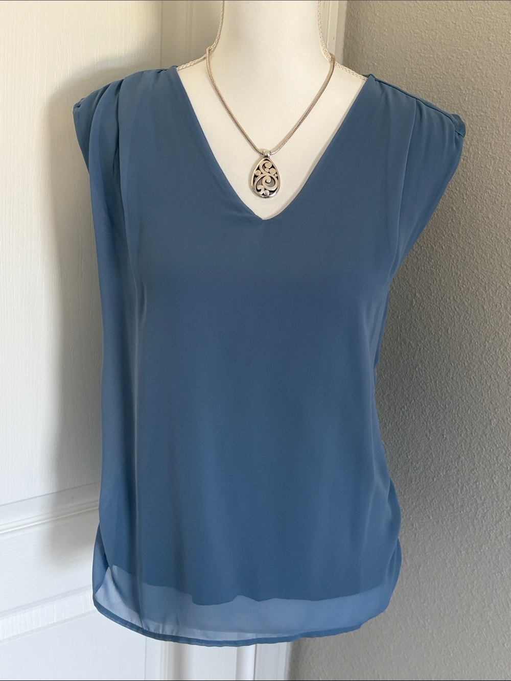 Ann Taylor Sleeveless V-Neck Chiffon Shell Top - Blue